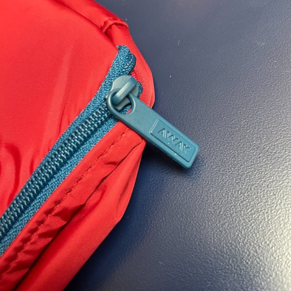 New Away x Serena Williams The Shoe Cube - Picture 4 of 8